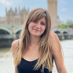 Meet your Posher, Caitlin